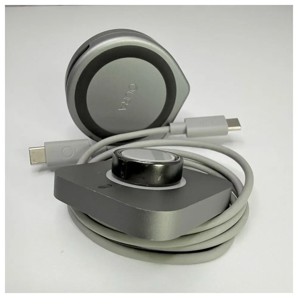 Oura Ring 4 Stealth Size 9 + Wireless Charging Case Bundle - Battery Verified